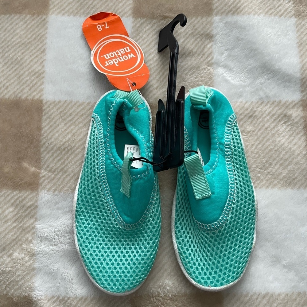 Wonder Nation Kids Turquoise Water Shoes 7-8 size